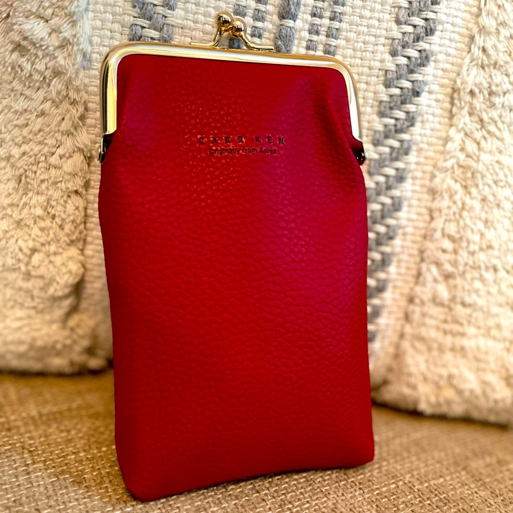 Carr Ken leather kisslock pouch 7x4.5”